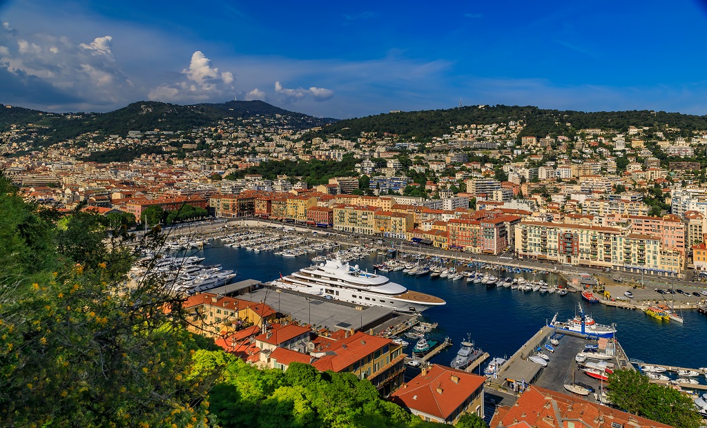 shutterstock_1652388997 (1).jpg