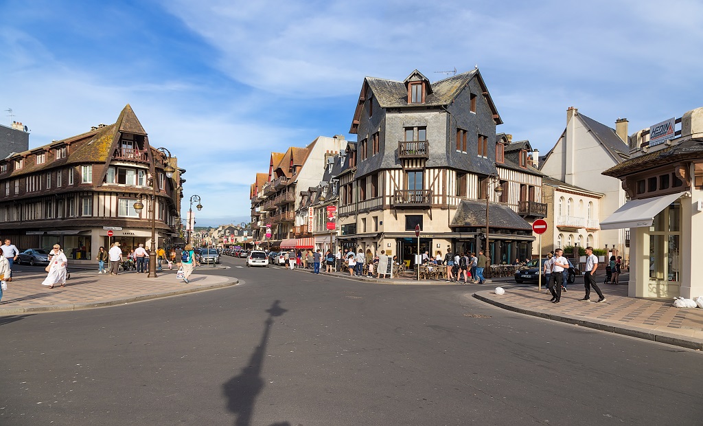 shutterstock_1690721911 (1).jpg